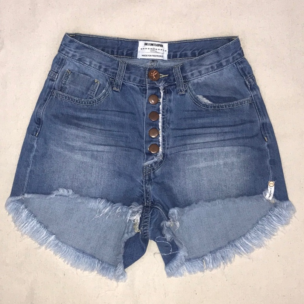 One X Oneteaspoon frayed denim shorts